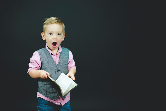 Perché i bambini imitano i coetanei?