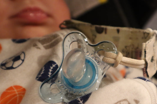Quando e come togliere il ciuccio al nostro bambino: 5 consigli dei pediatri - FlyIdeas